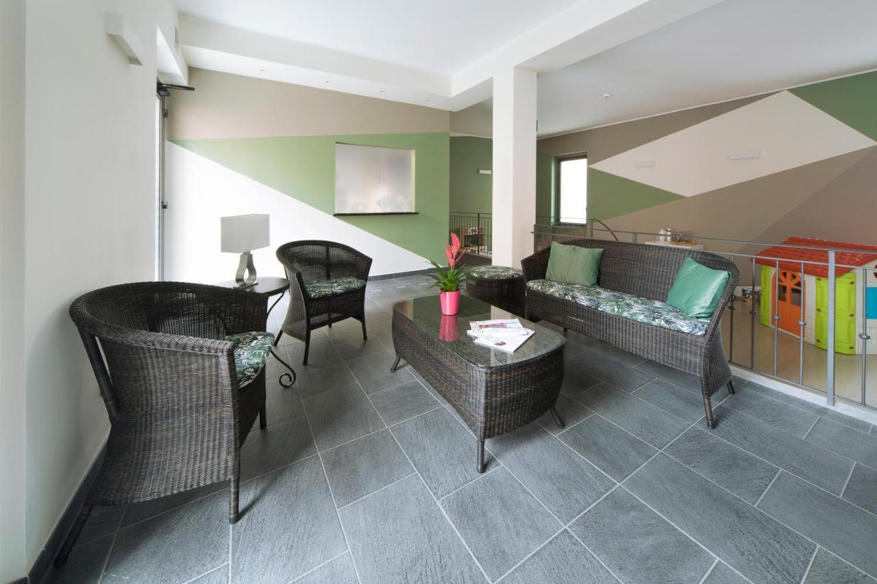 Hotel Residence Laigueglia Free Parking Екстер'єр фото