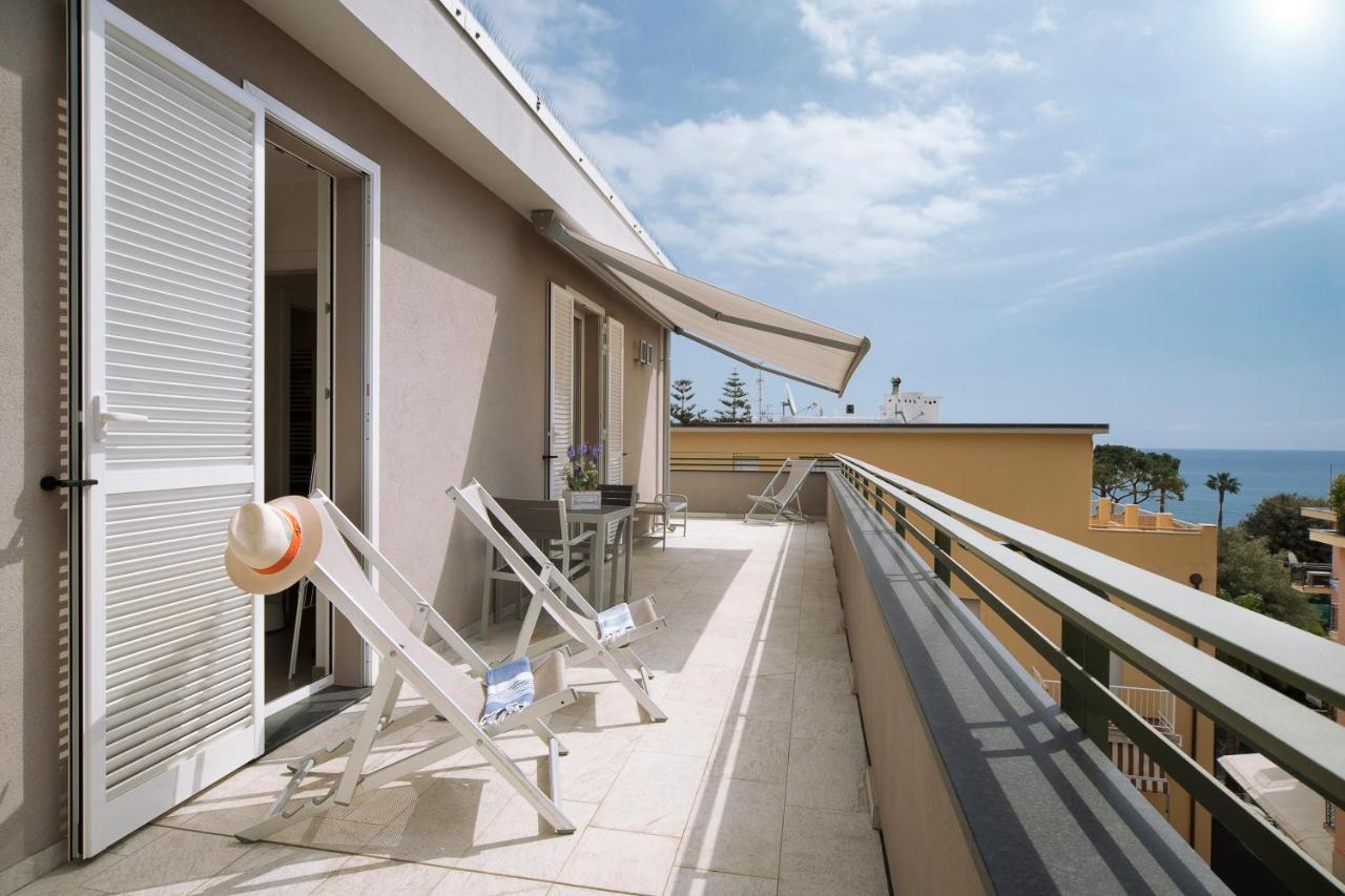 Hotel Residence Laigueglia Free Parking Екстер'єр фото
