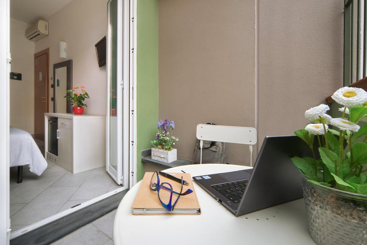 Hotel Residence Laigueglia Free Parking Екстер'єр фото