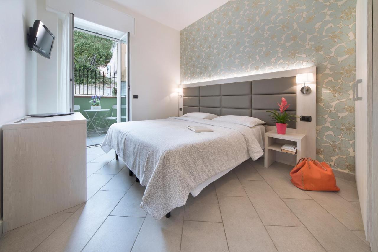 Hotel Residence Laigueglia Free Parking Екстер'єр фото