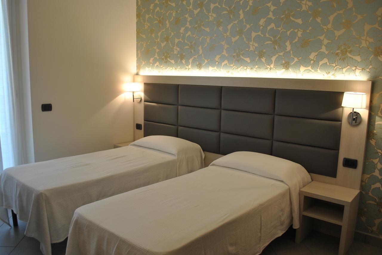 Hotel Residence Laigueglia Free Parking Екстер'єр фото