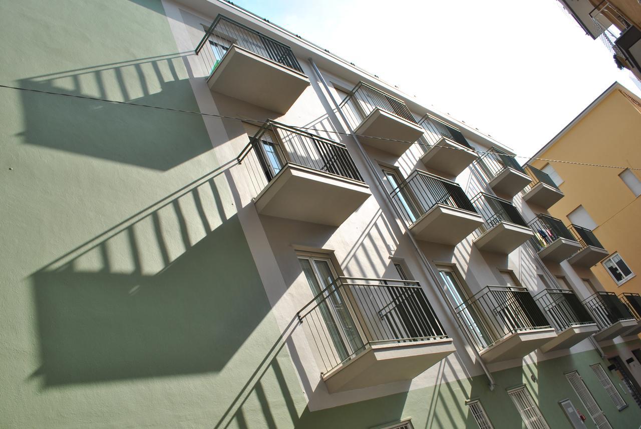 Hotel Residence Laigueglia Free Parking Екстер'єр фото